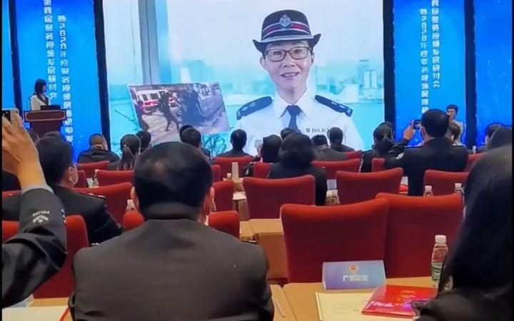 [图]【职业宠物】看到“香港警方”的牌子，倍感亲切，香港警队首次报送作品并入选榜单