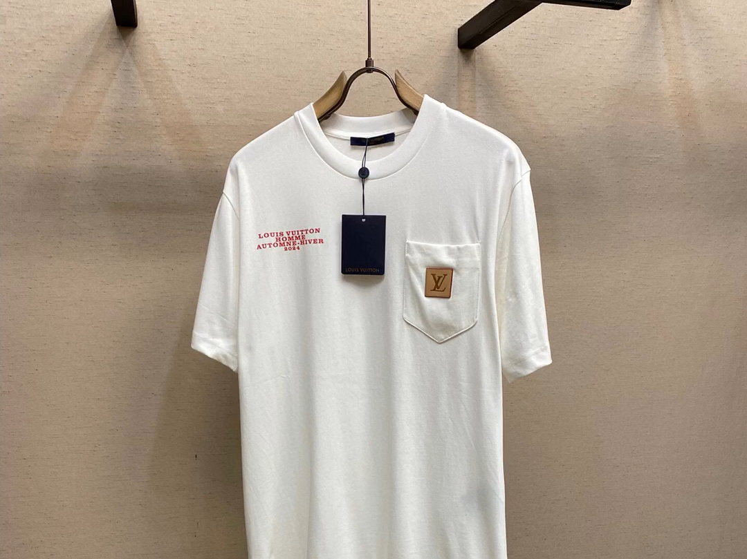 说一下高仿lv路易威登2024fw 秋冬男装秀场限量版员工半袖t恤