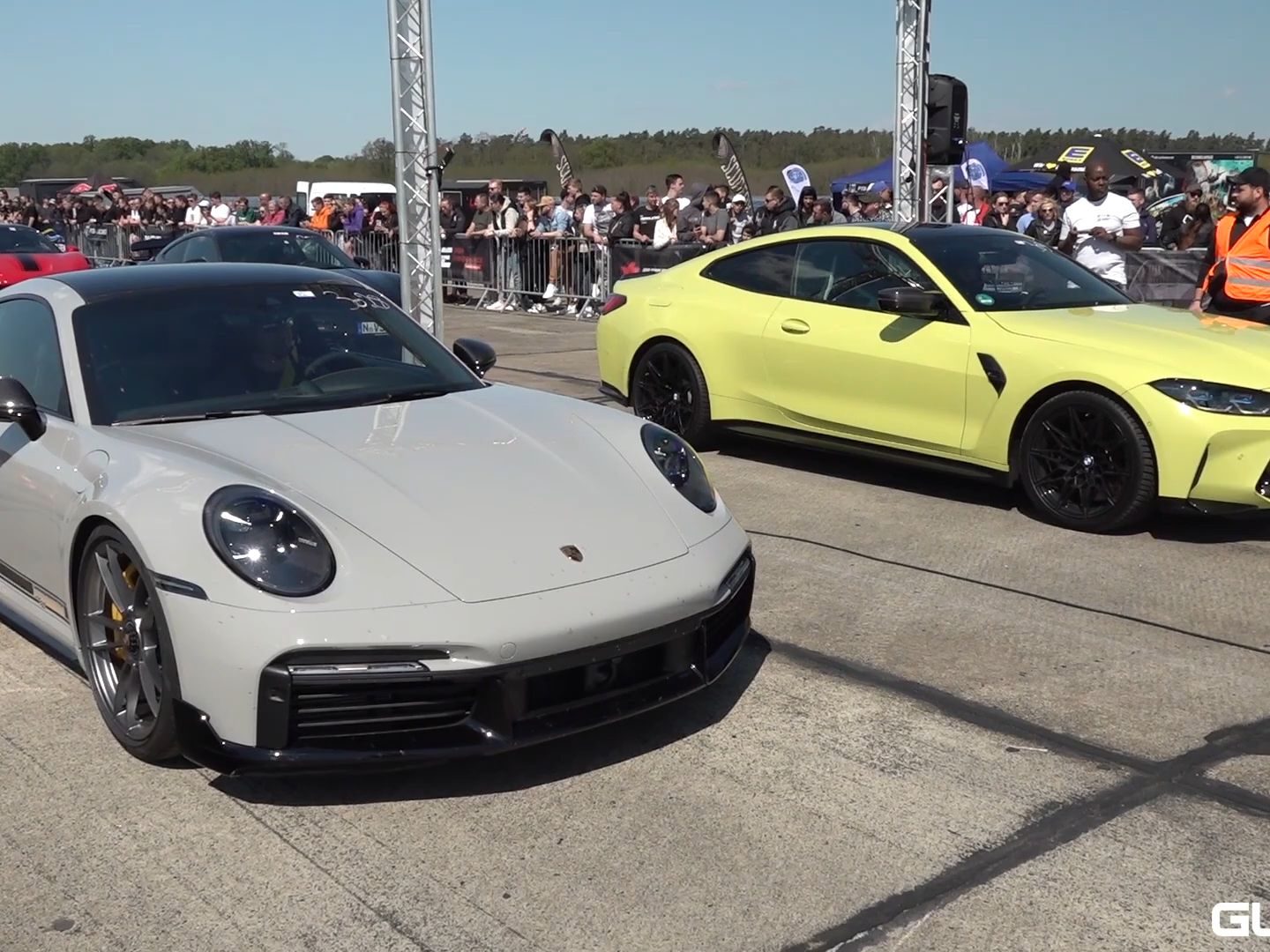 750hp 保时捷 992 turbo s vs 1100hp 迈凯伦 720s | 直线加速器