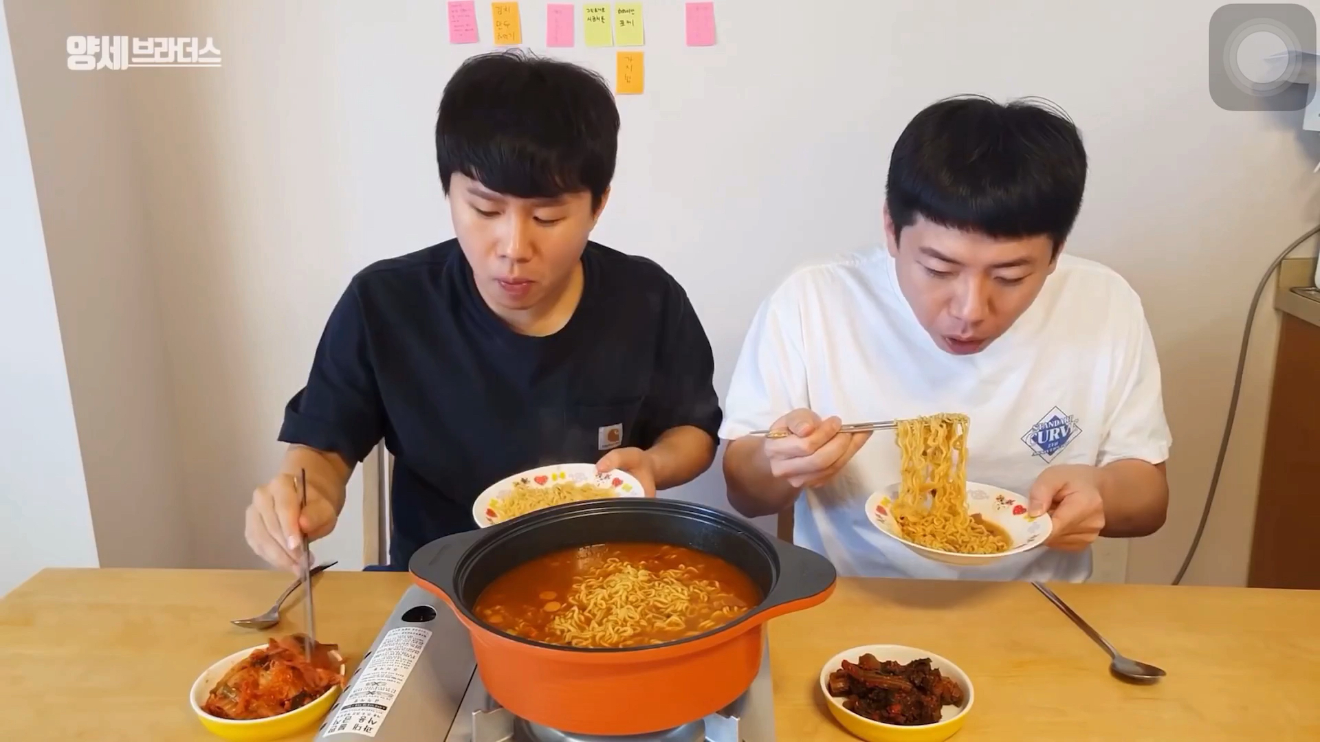 [梁世炯 梁世灿tv]{梁世brothers拉面吃播}_哔哩