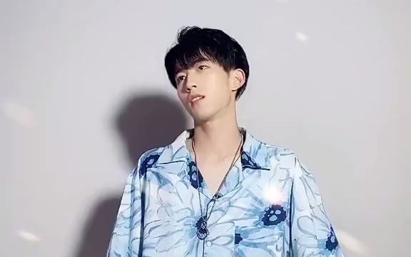 今日份表情包上线偶遇hlt舞团