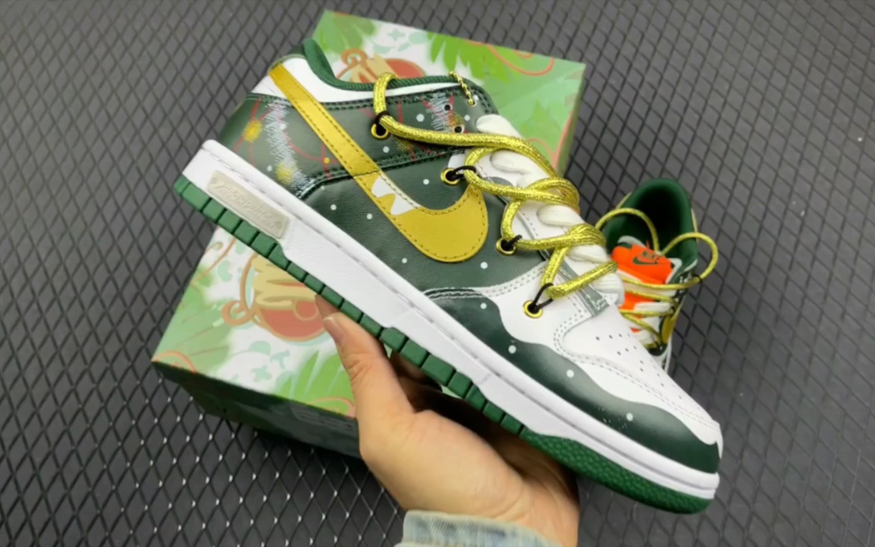 07]nike sb dunk low 熊猫恶作剧 圣诞节圣诞树 官方货号: dd1391 300