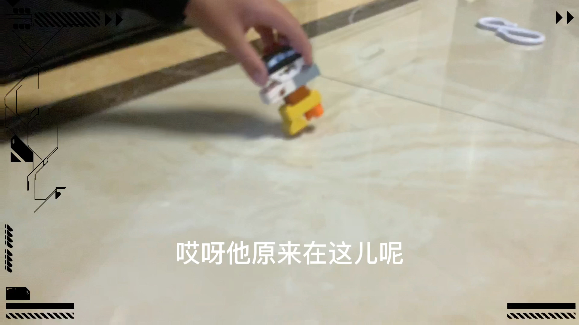 超铁侠和大傻用rpg火箭筒和激光枪和蜘蛛丝他们合作