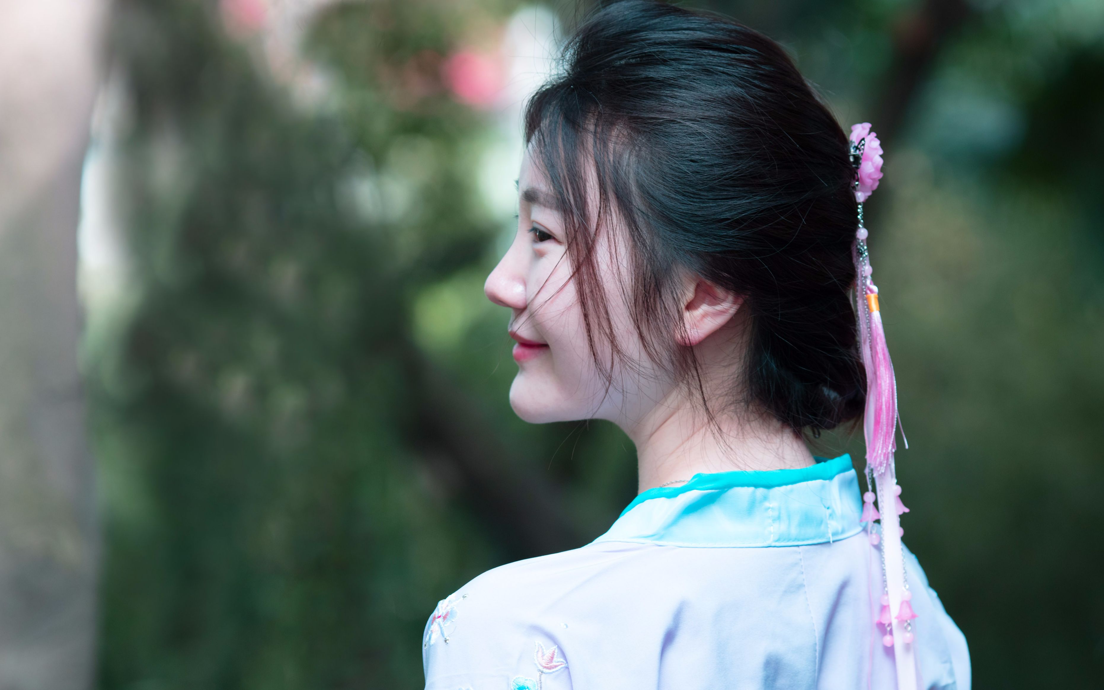 唯美古风短视频及拍摄花絮 两个美女很甜美 在古代绝对是倾国倾城