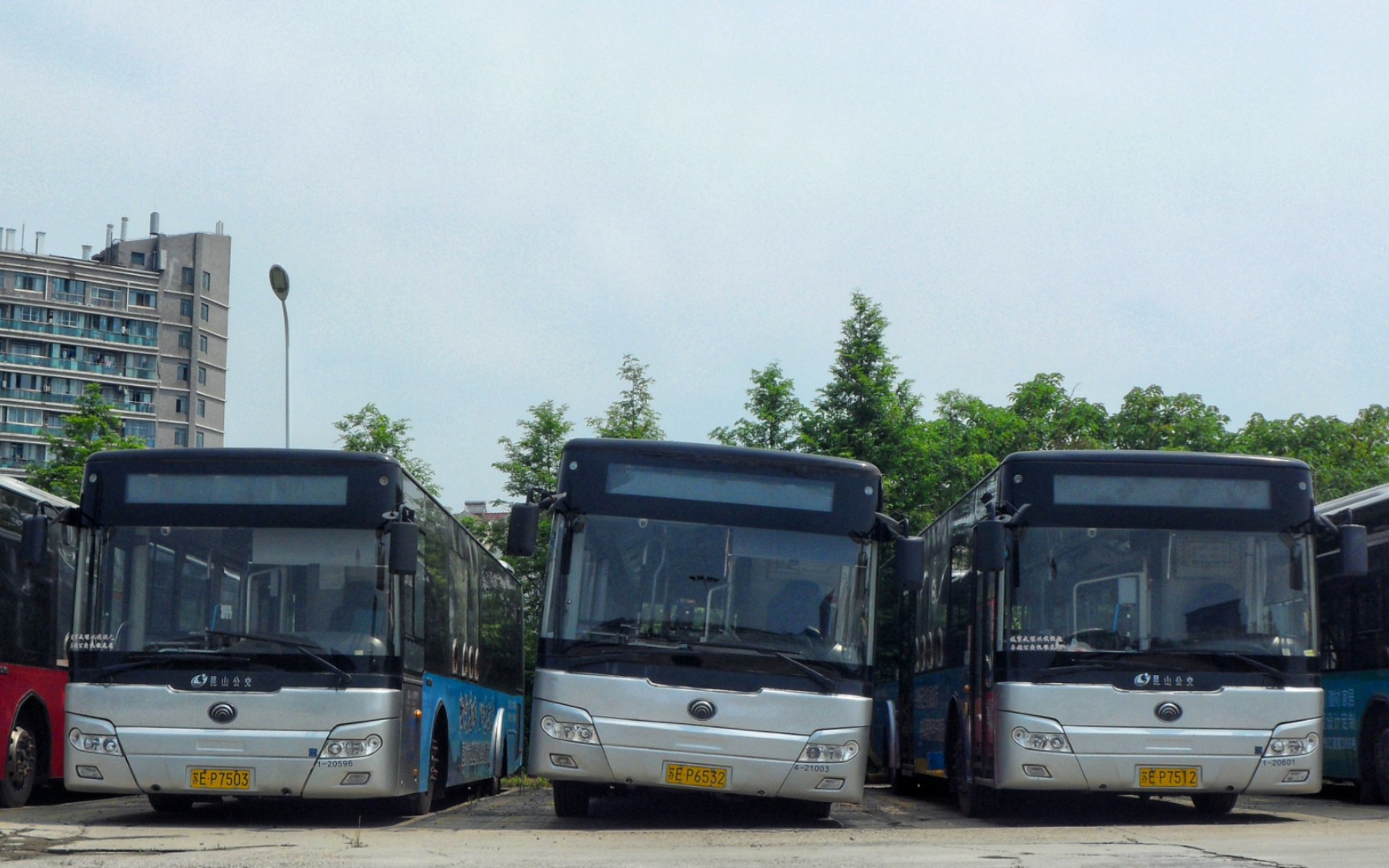 【探访】昆山公交 宇通牌zk6128hge p7515 流动核酸检测车20220616