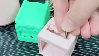 喜欢嗑瓜子又怕磕坏牙齿的这个小牛开壳器就刚刚好嗑瓜子不费劲