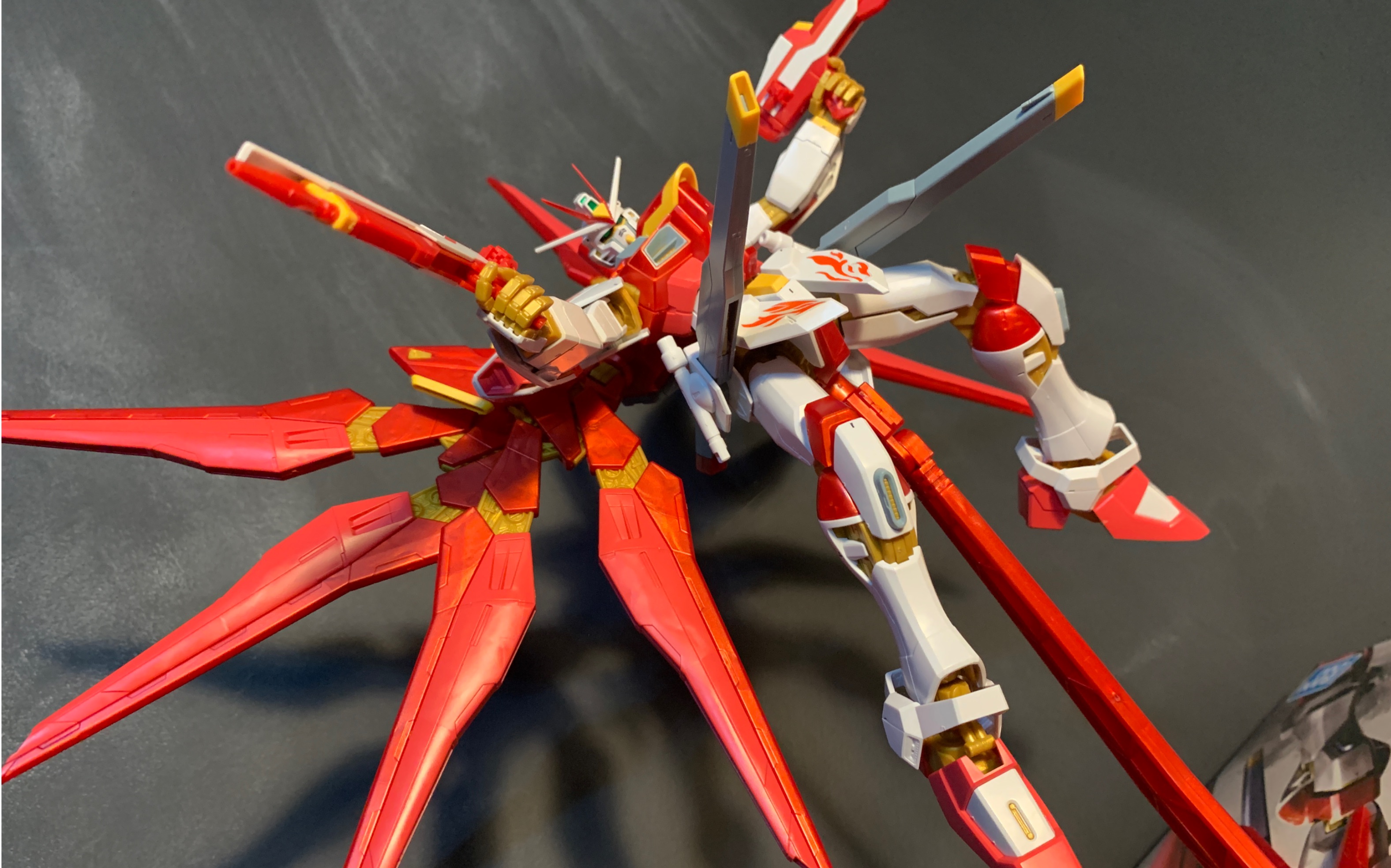 快乐素组 限定 mg 1/100 突击自由高达(朱雀舞焔ver.