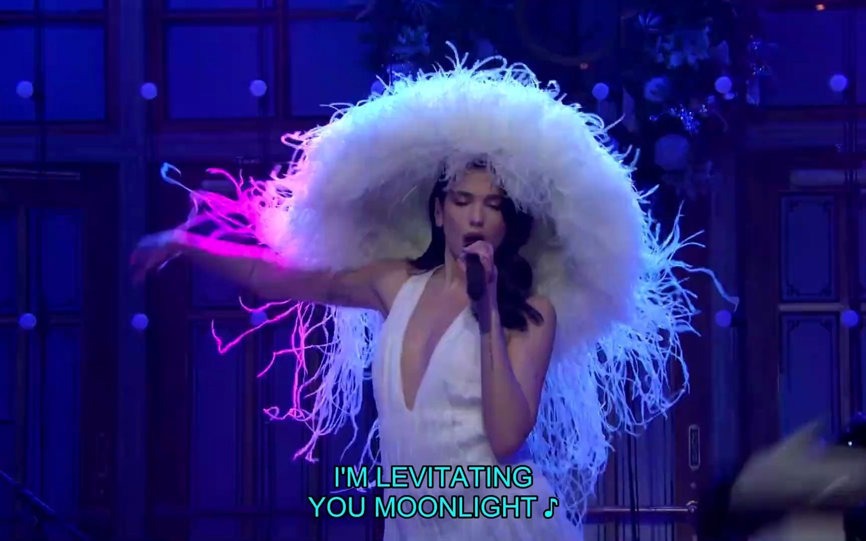 [图]造型美昏了！美啪Dua Lipa最新现场 - Levitating+Don’t Start Now (Live) - SNL