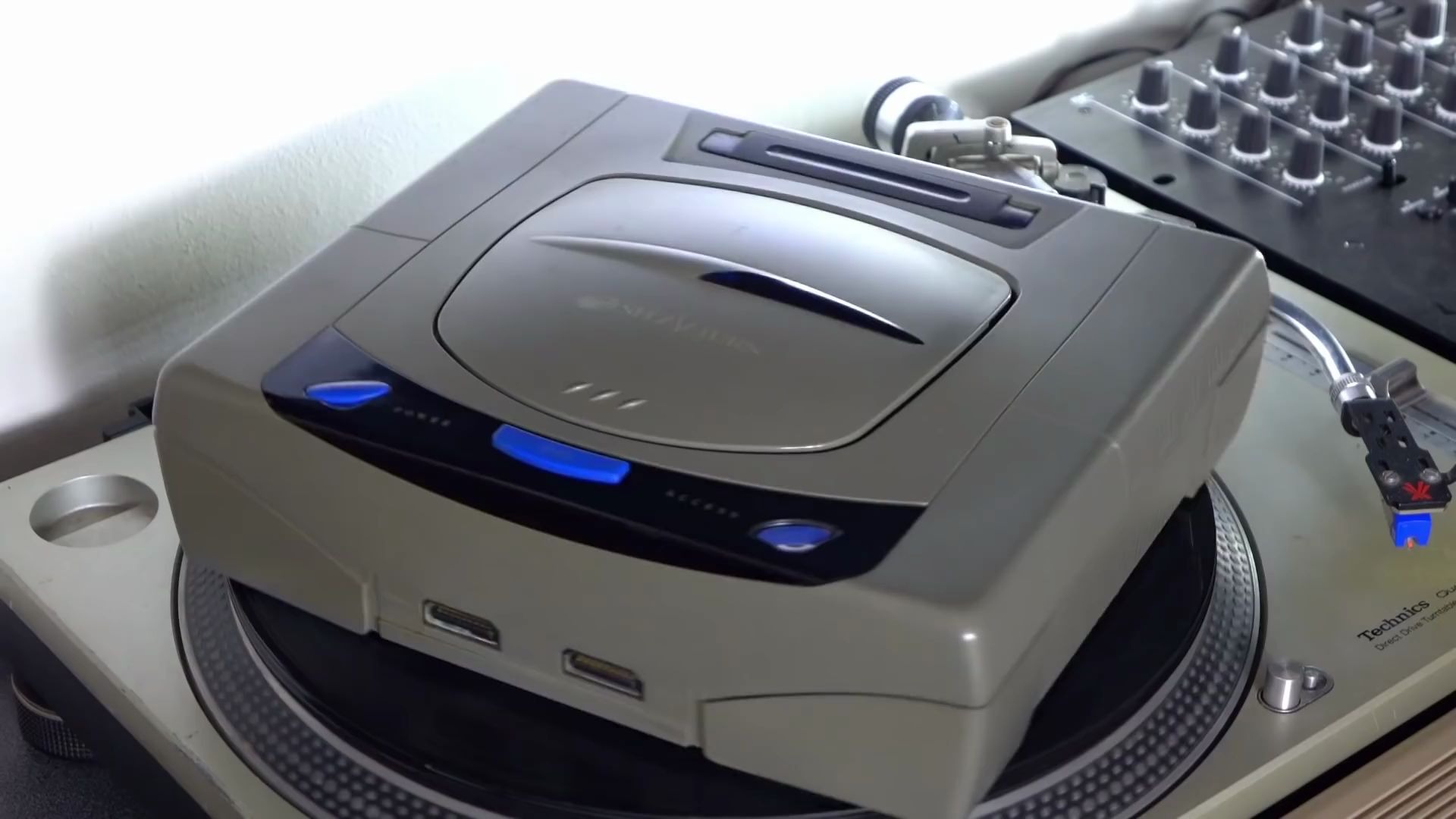 世嘉土星游戏机cd20年后试玩segasaturncdcrackedafter20years