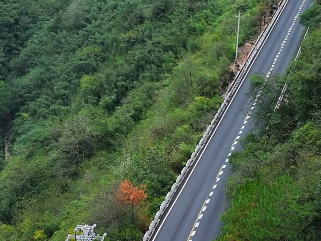 石堤镇352国道,一路领略祖国的山川美景,途经张家界,芙蓉镇, 古丈县,吉首市等等,这条美丽的国道,你走过吗?哔哩哔哩bilibili