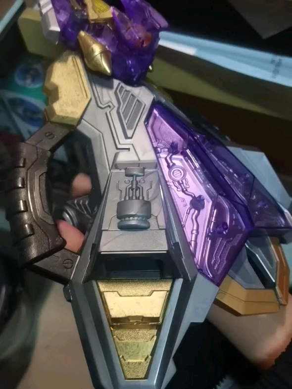 成功给酷雷伏爆甲蝎盾加了按动触发