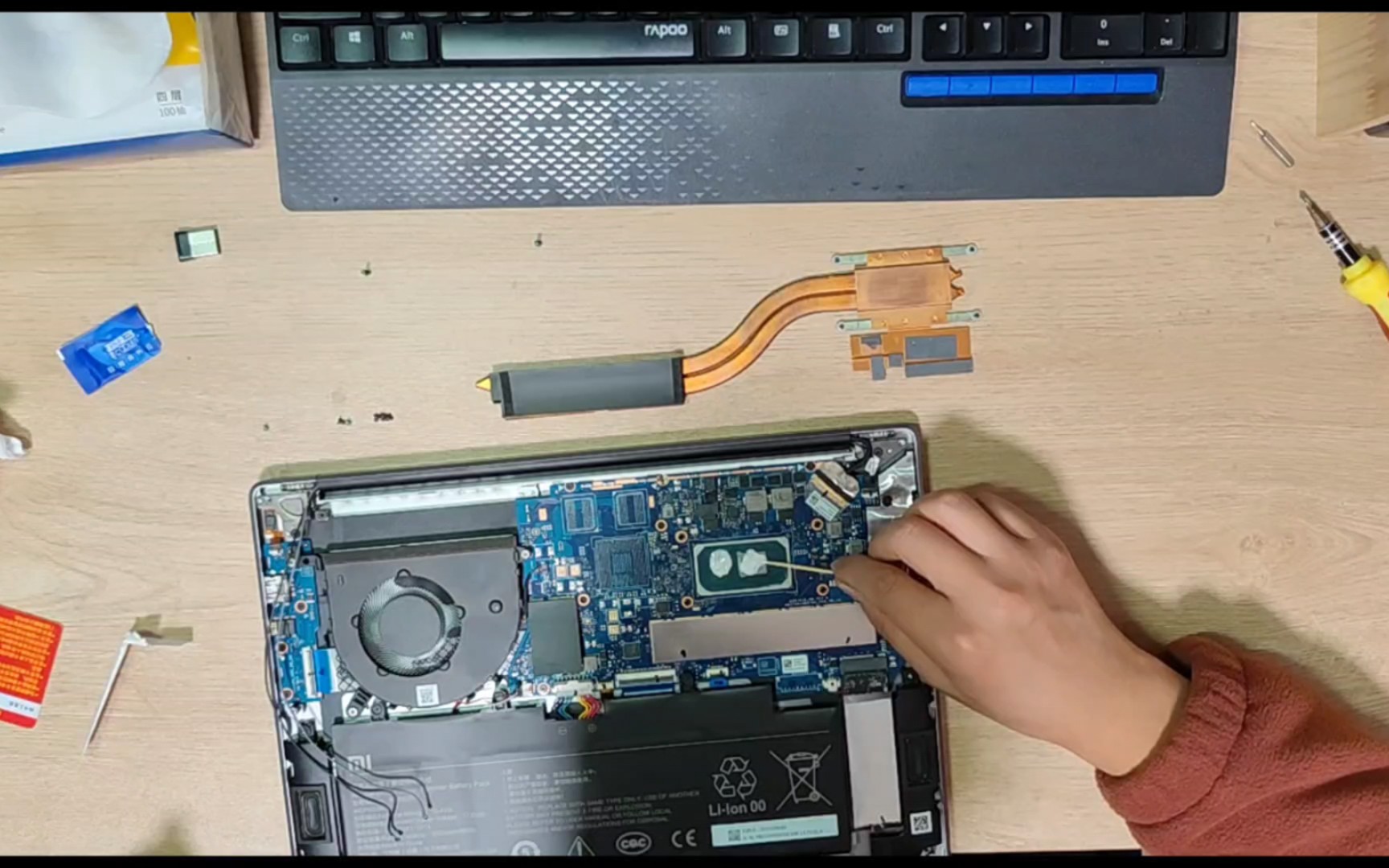 i5 11300h红米笔记本redbook pro 14拆解清灰