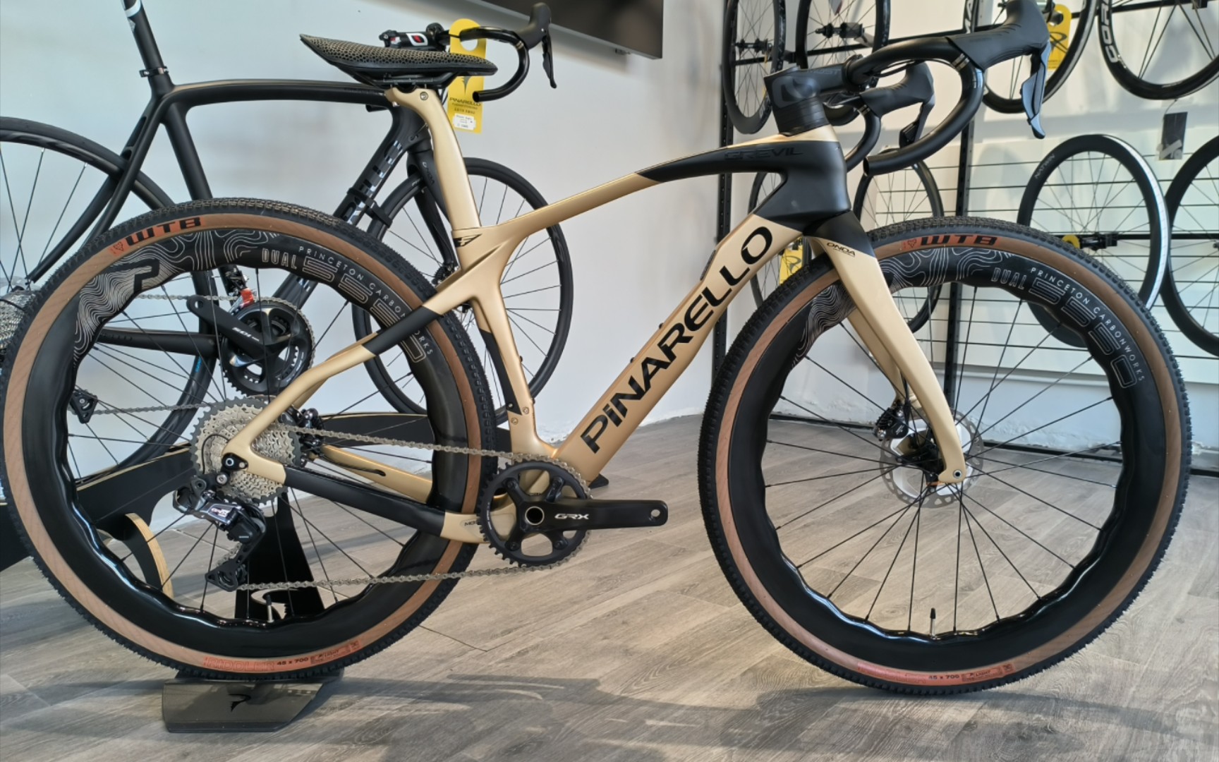 瓜车之王!pinarello皮娜grevil f,带你领略意大利风情!