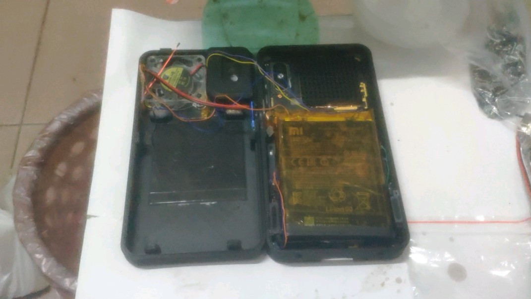 网友寄给我改装的黑色小米mix2s即将完工