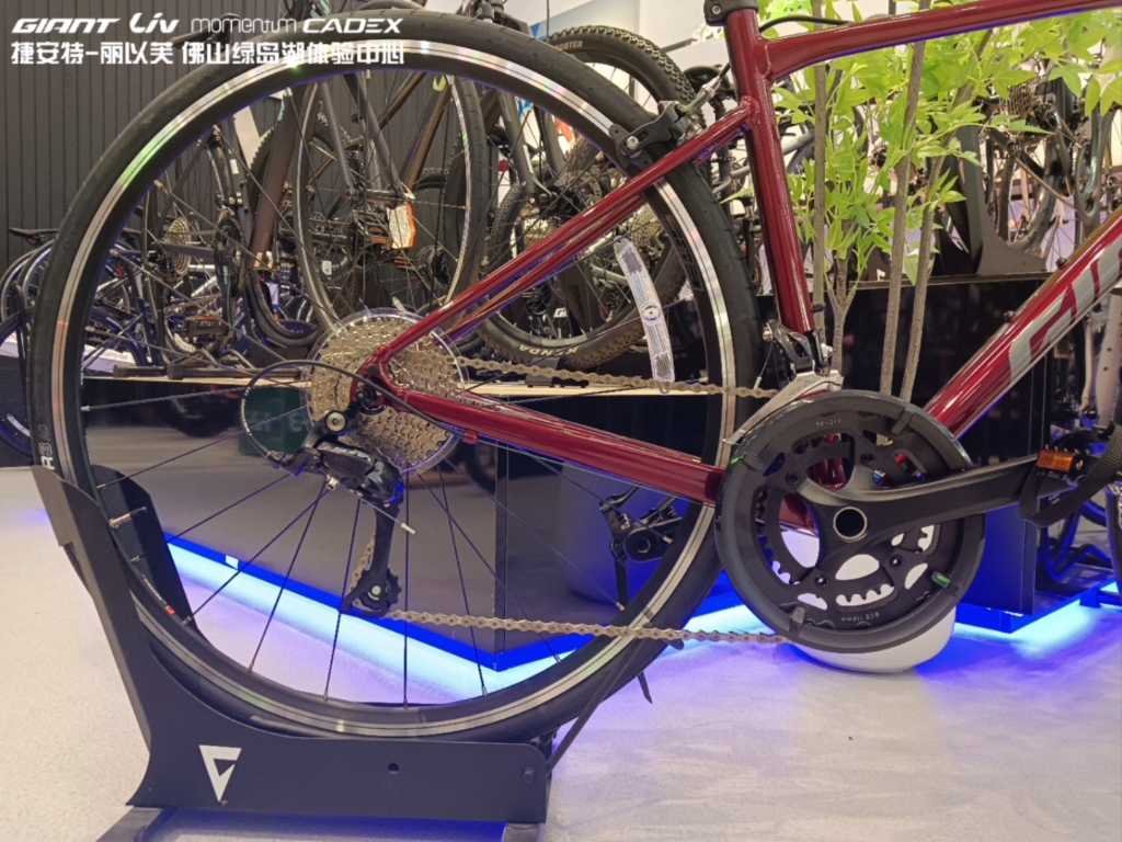 捷安特入门款公路车contend 1圈刹公路车