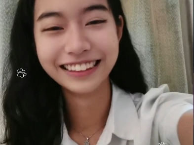 爱笑的女孩很过分99