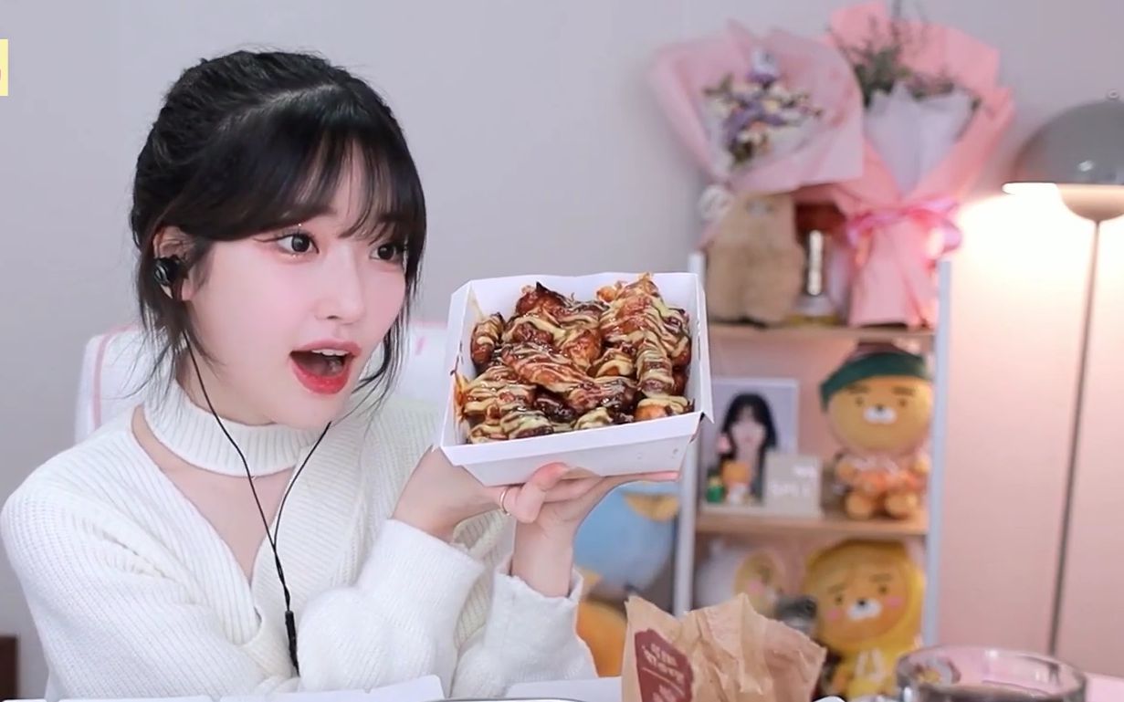 活动作品看我吃个火热星期五炸鸡果汁世妍