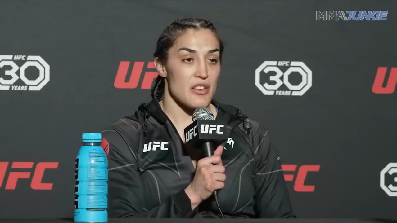 ufc"女小鹰"苏亚雷斯的赛后采访,她说想打罗斯或者诸如此类的选手以