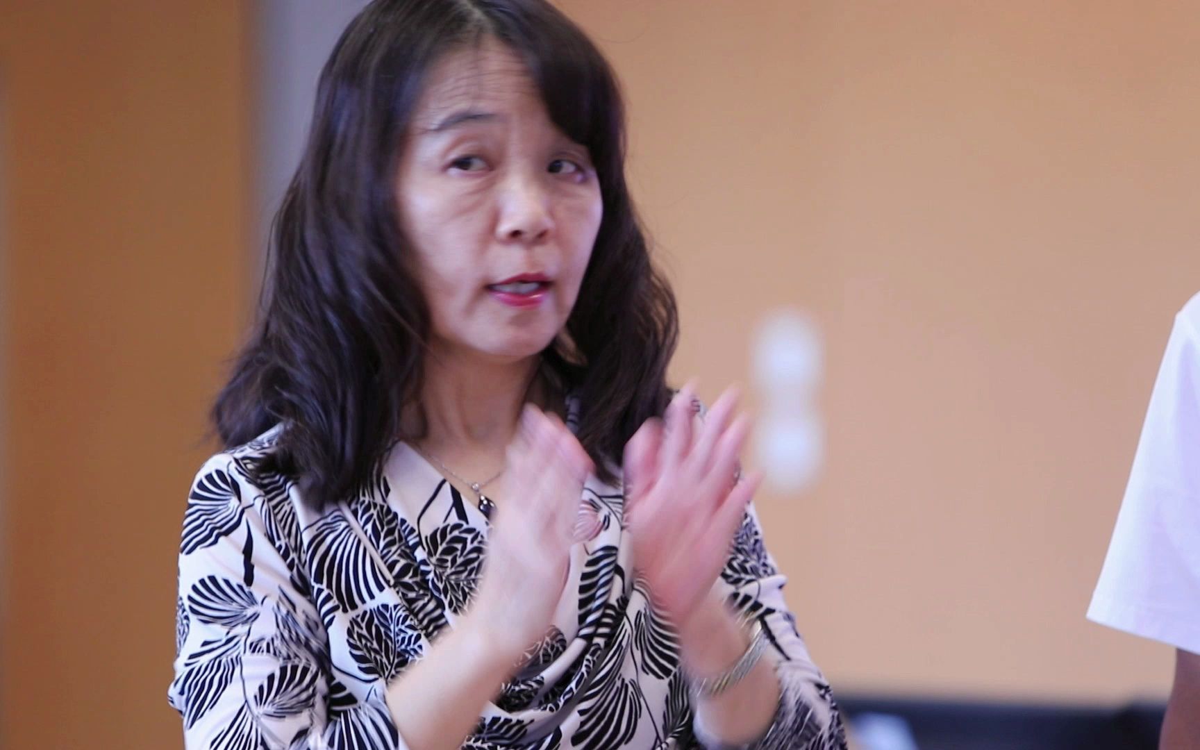 智慧教室使用教师感受系列视频——外国语学院陈丽丽老师谈智慧教室02