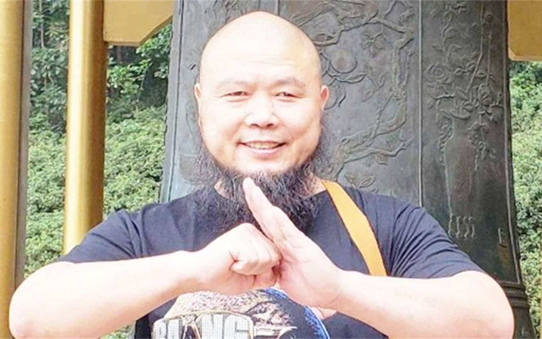 拳王武术大师（拳王武术大师是谁） 拳王武术大家
（拳王武术大家
是谁）《拳王比武》 武术资讯