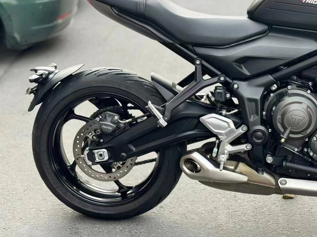 凯旋三叉戟660点这里查看查看车型