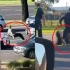 开车撞、踩头杀！澳警方暴力执法被路人拍下 对方竟然还是个病人