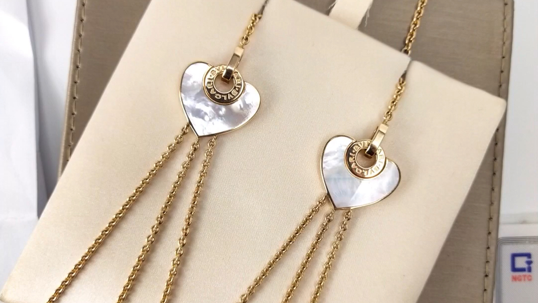 bvlgari宝格丽珍珠母贝玫瑰金项链毛衣链,原价57000,百搭 大气 又不失