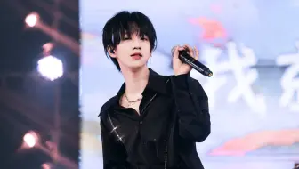 【贺峻霖】热搜美颜 舞台精灵【花园➕小形容】 17岁少年爱豆动人演唱 全开麦 ！秒变 livehouse