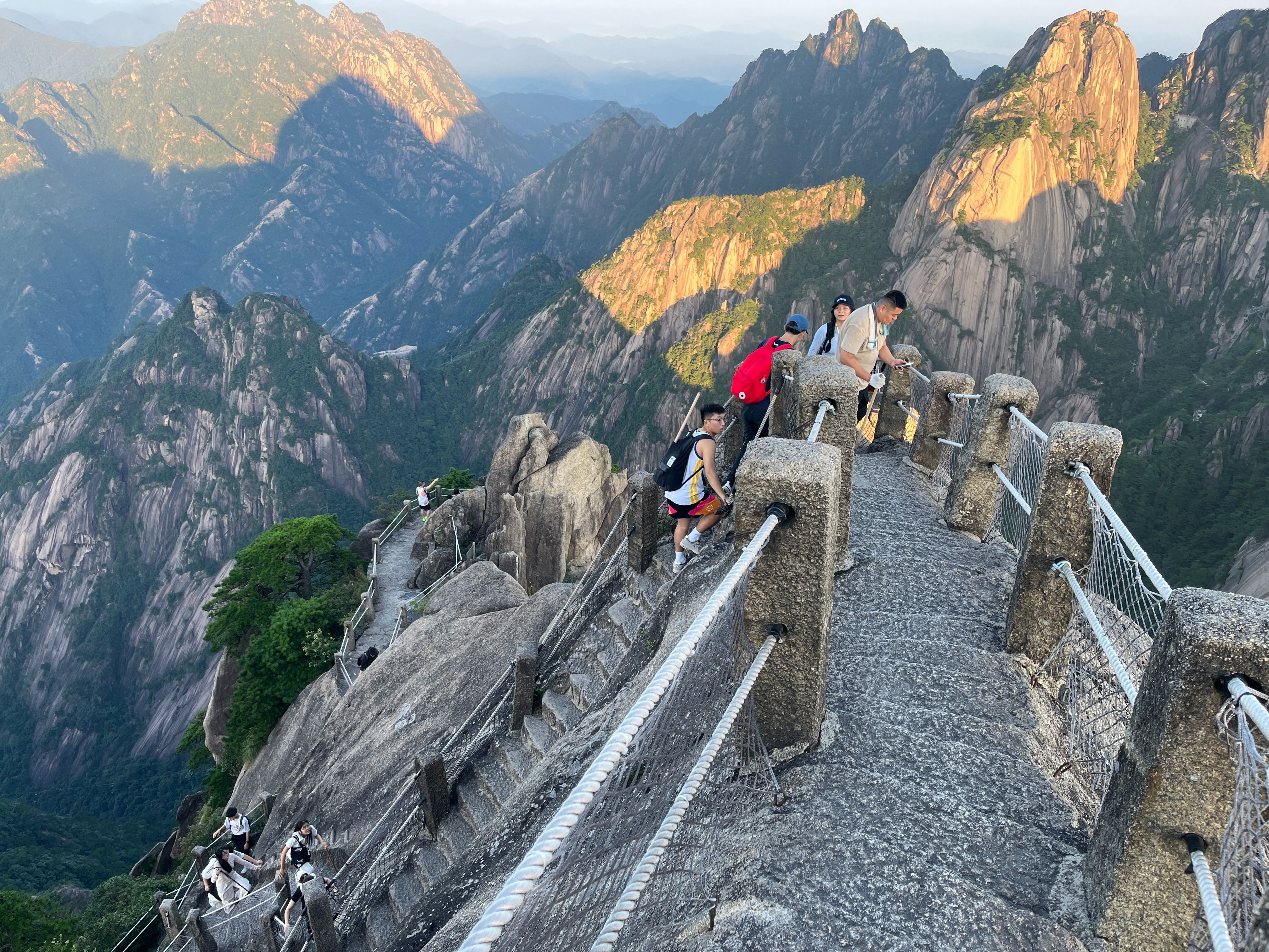 黄山老道口第一批进入天都峰,40分钟登顶,全程记录.哔哩哔哩bilibili