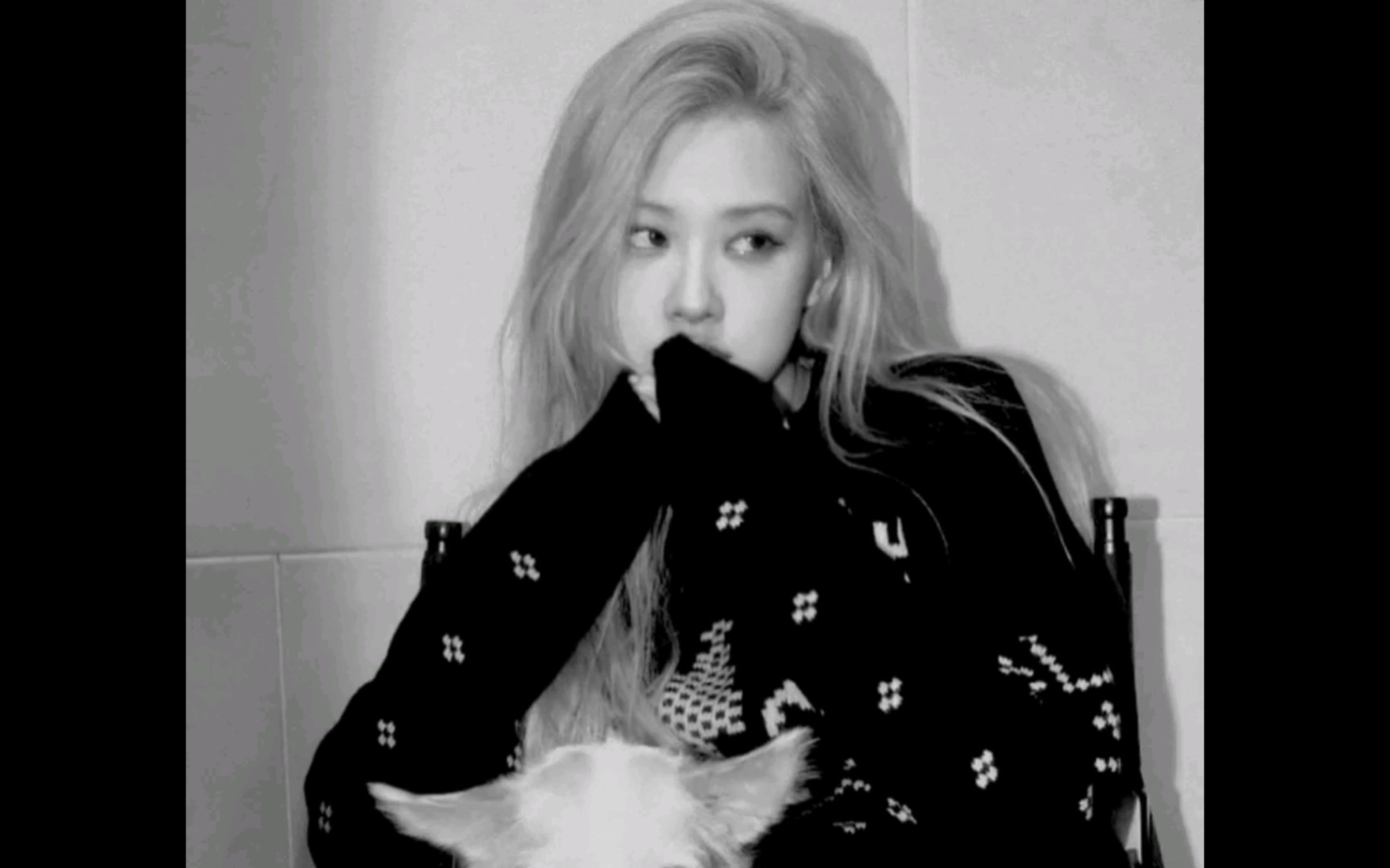 【朴彩英】黑白质感220104 roses_are_rosie ig更新图片3p