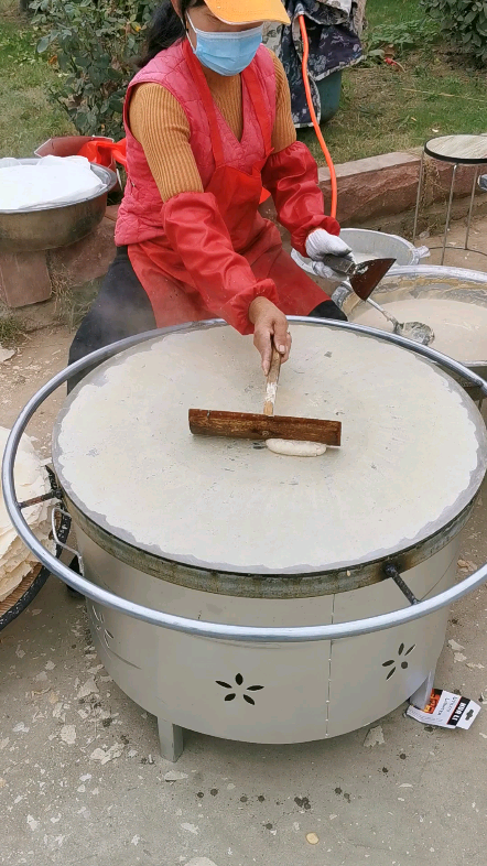 台儿庄的烙饼卷大葱,对牙齿的严峻考验