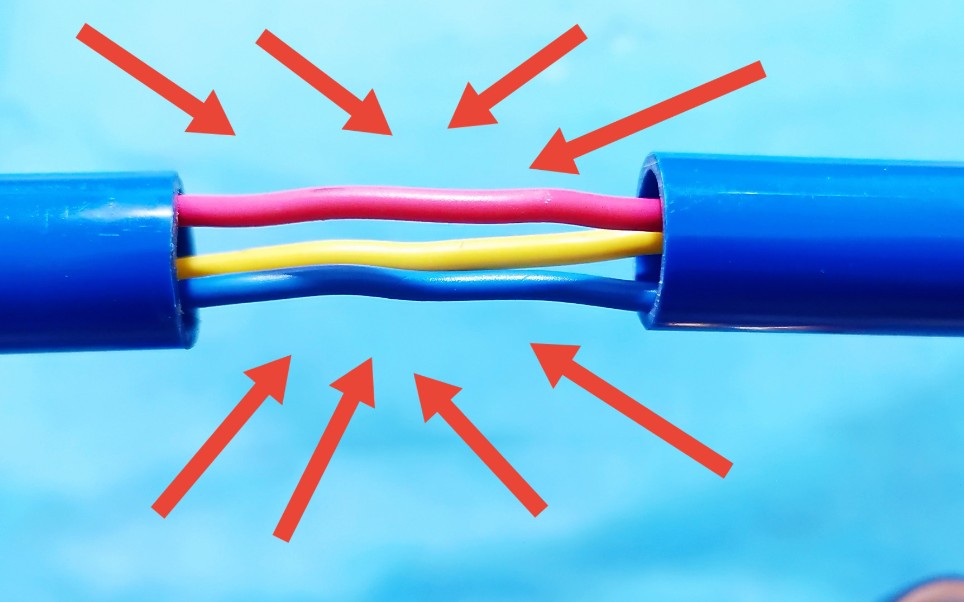 不用胶水不用接头,怎么把PVC穿线管连一起?这个方法电工都在用哔哩哔哩bilibili