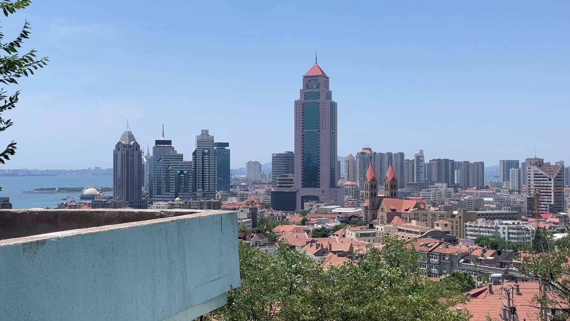 观象山是中国山东青岛十大山头公园,青岛十景之一