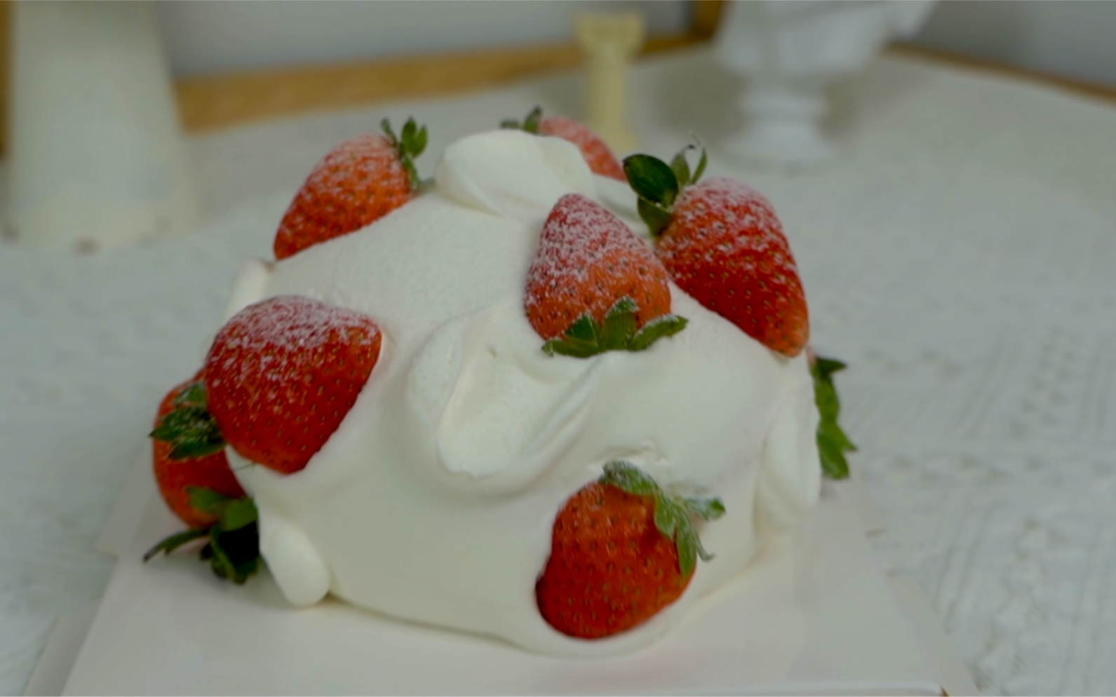 草莓炸弹 爆浆蛋糕