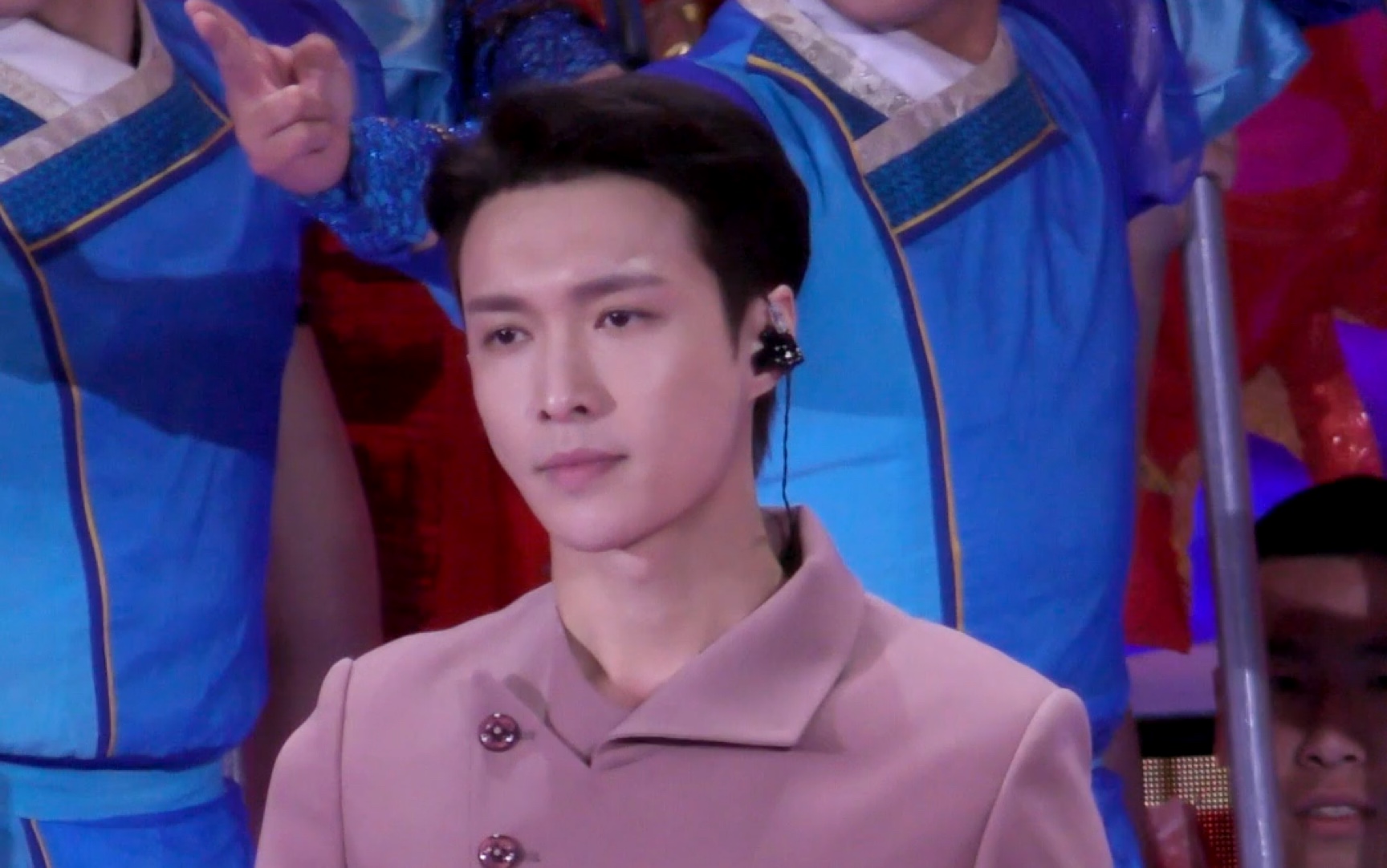 张艺兴190502五四晚会录制沧海一声笑中国功夫