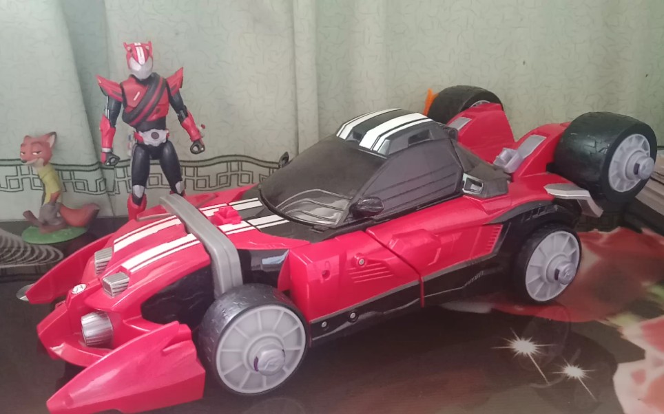 假面骑士drive豆奶特浓跑车很好玩的