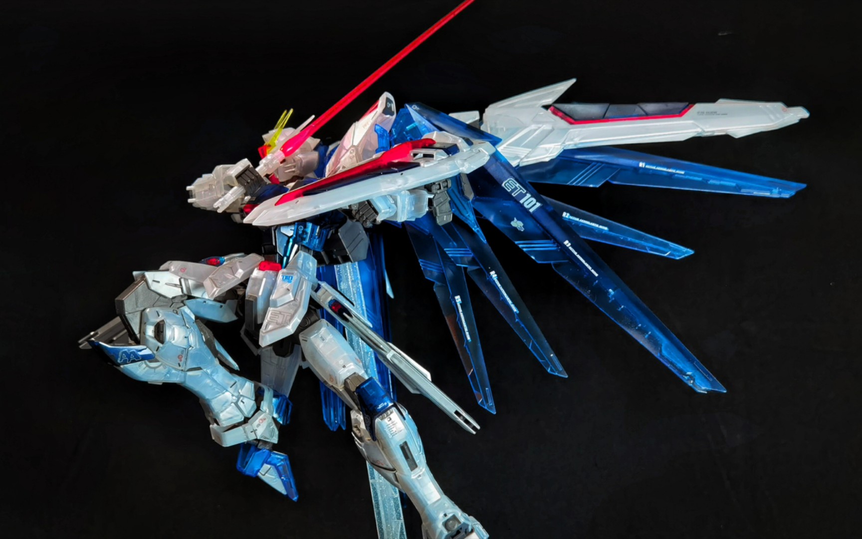 基地限定珠光彩透mg自由高达20这个湛蓝之翼是真的有点透