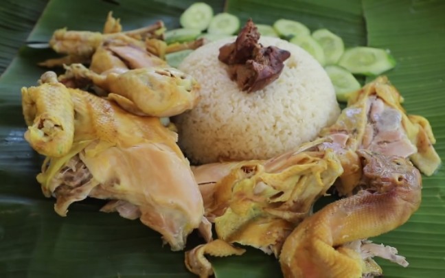 东南亚网红美女波琳 用家乡的黄姜制作一道姜黄鸡特色料理