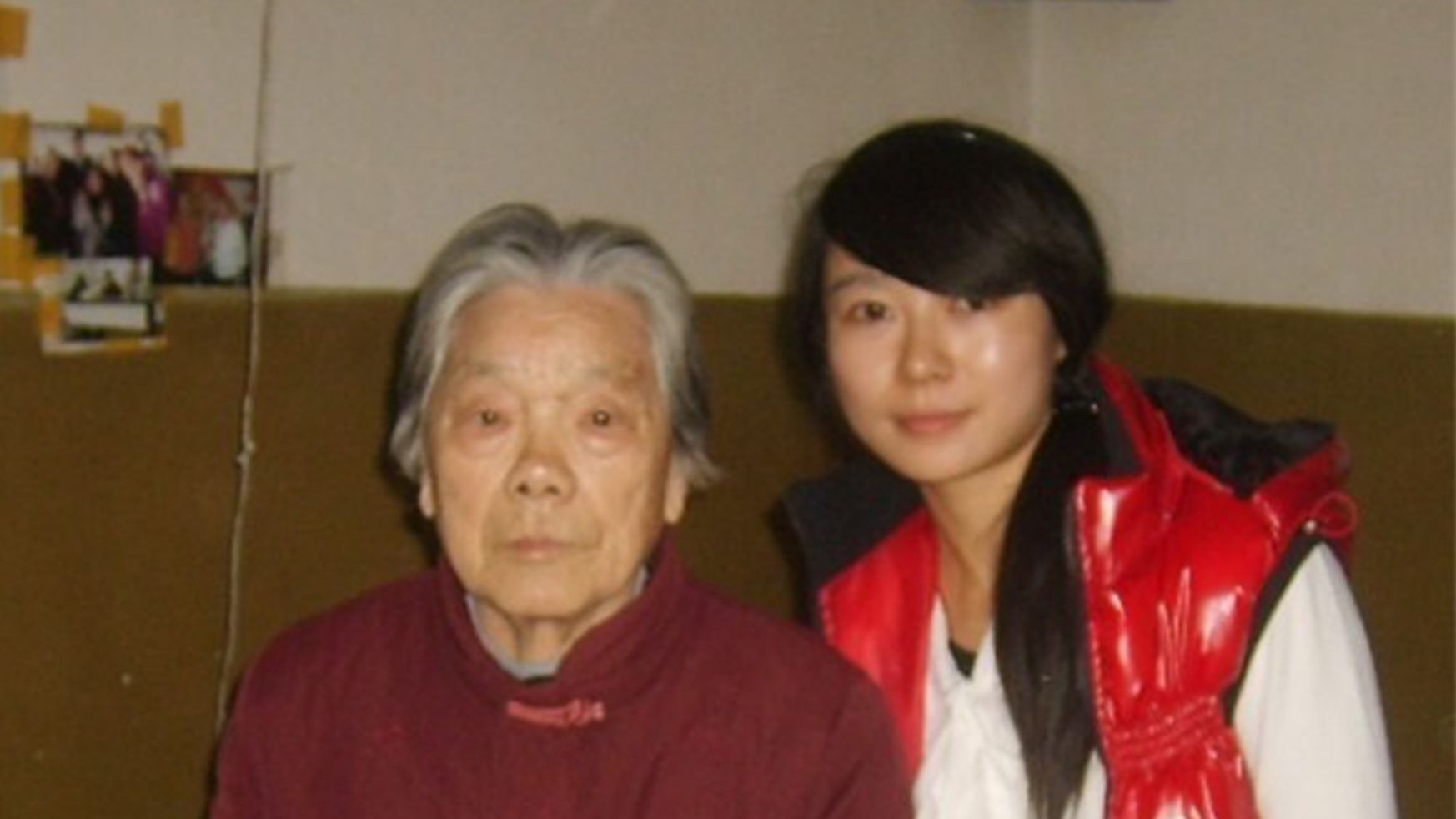 为了揭开日本人的暴行，她成为600位老人的孙女