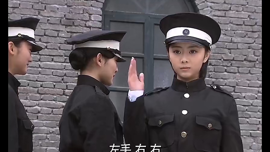 《民国警花》谭松韵#有了这个内增高,就可以当警察了
