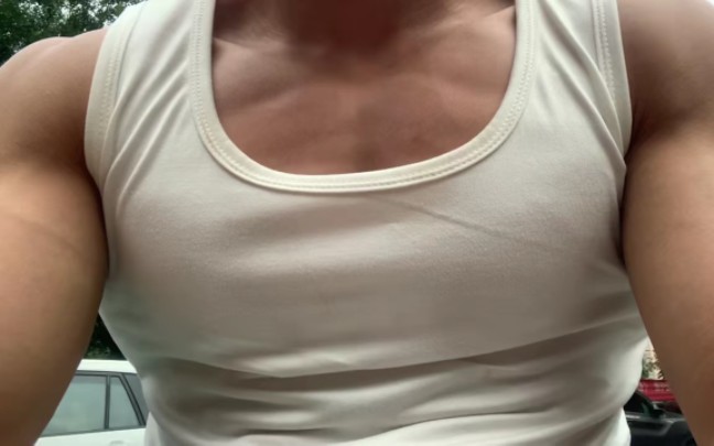 点击观看男妈妈抖胸卡点