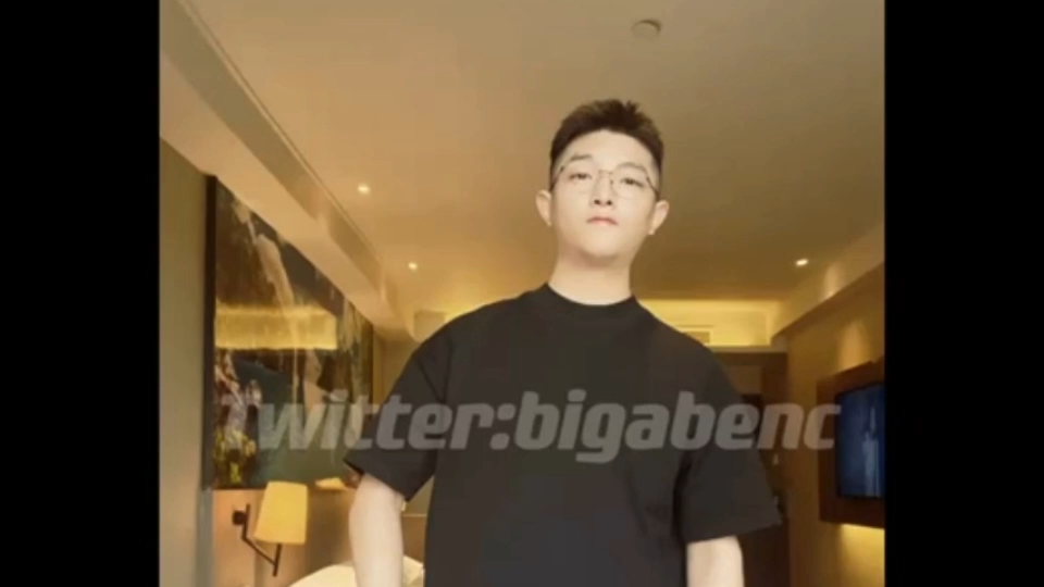 132 帅哥四川小虎