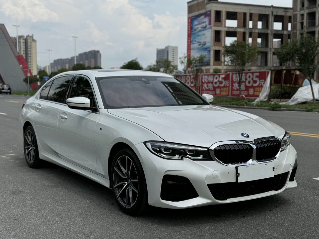 【品牌车型】宝马 3系 2021款 325li m运动套装 【上牌日期】2020年11