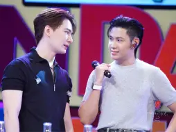 Télécharger la video: 【中字】2024.08.10 KristSingto FanDay越南:哥俩的回答很精彩，最合适彼此的人，完美契合