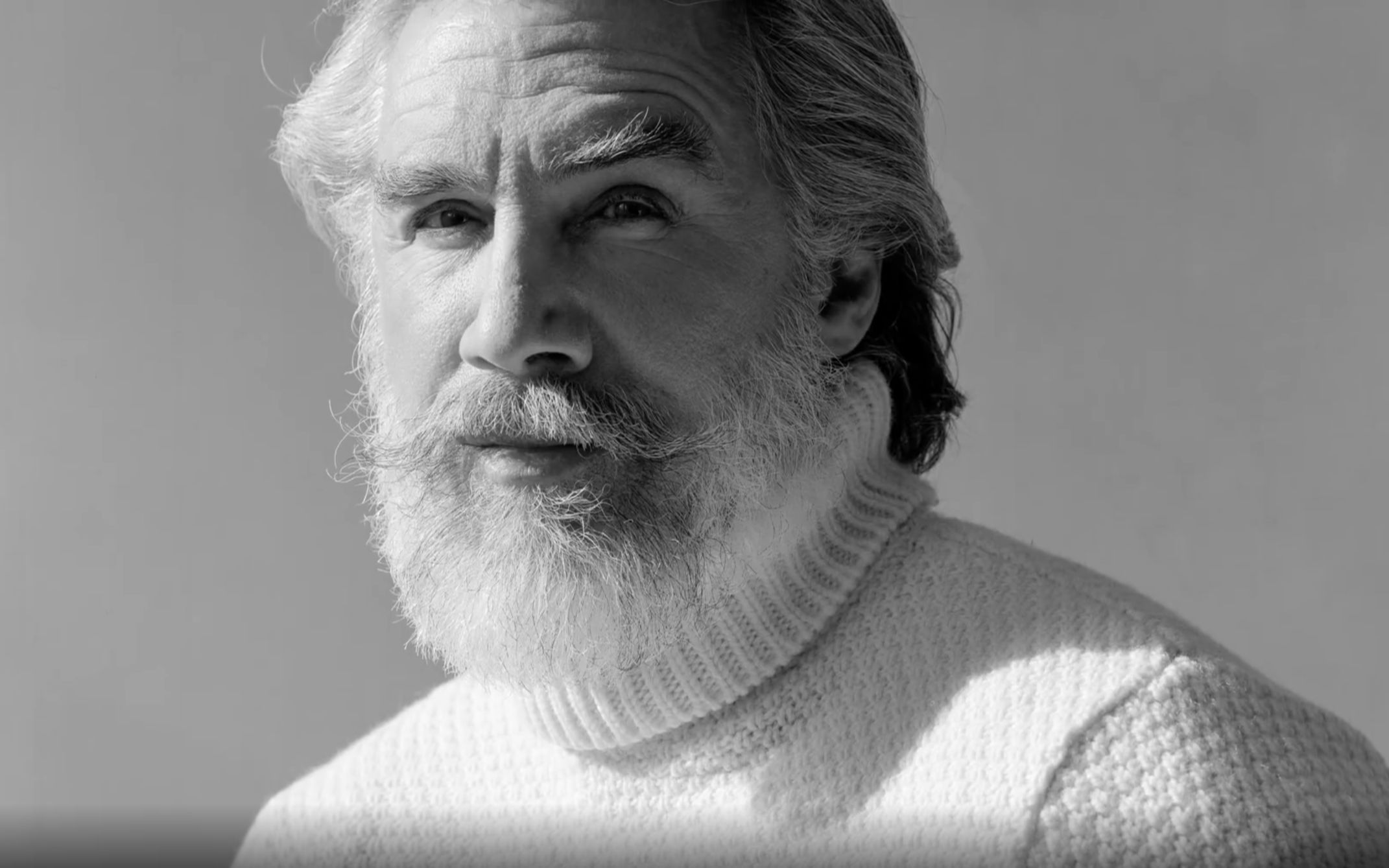 【摄影搬运】学会用光你就成功了一半 | 室内人像暖男大叔