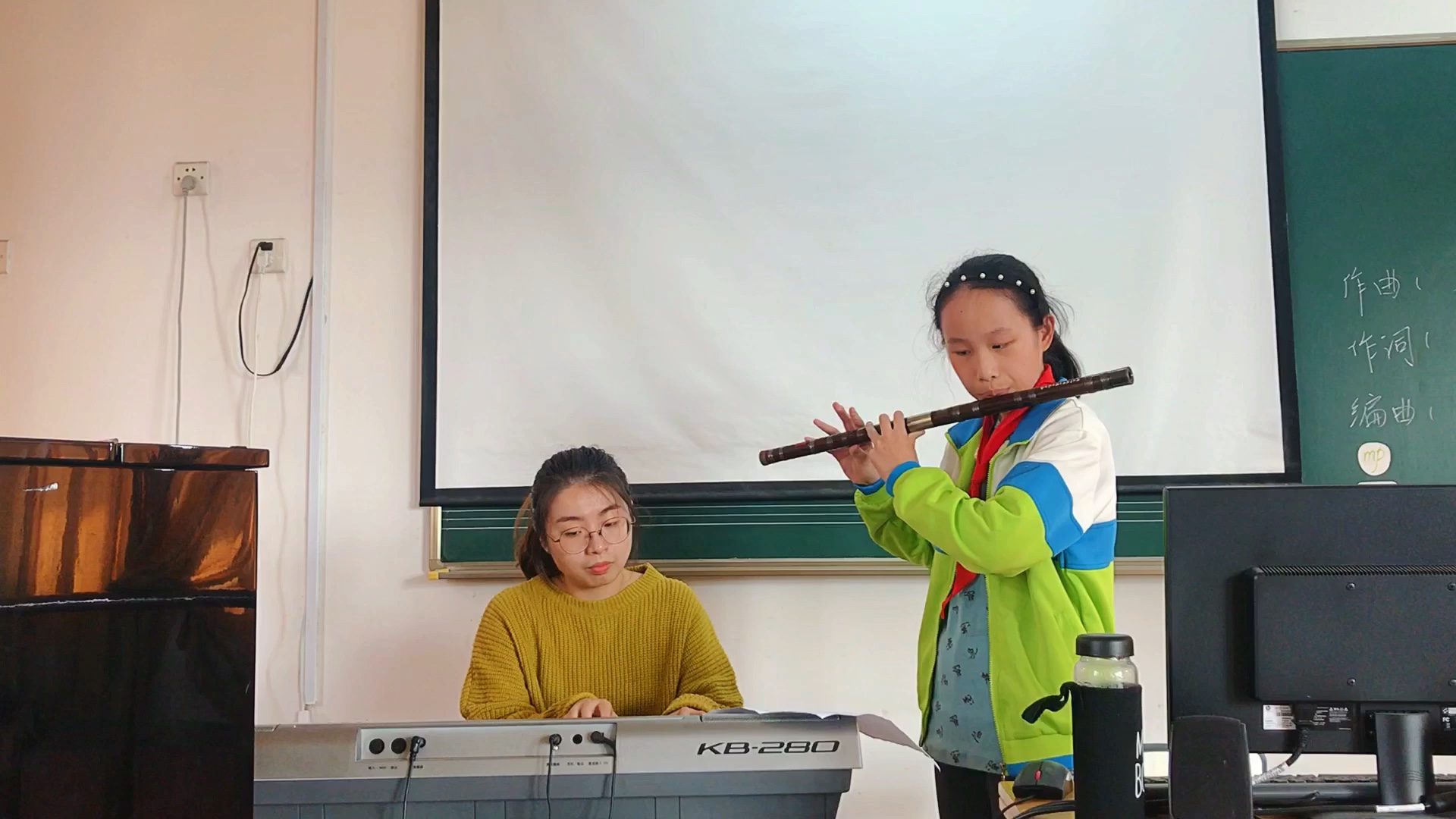 [图]四年级学生笛子演奏《往事只能回味》只辅导了两节课，基本全靠自学