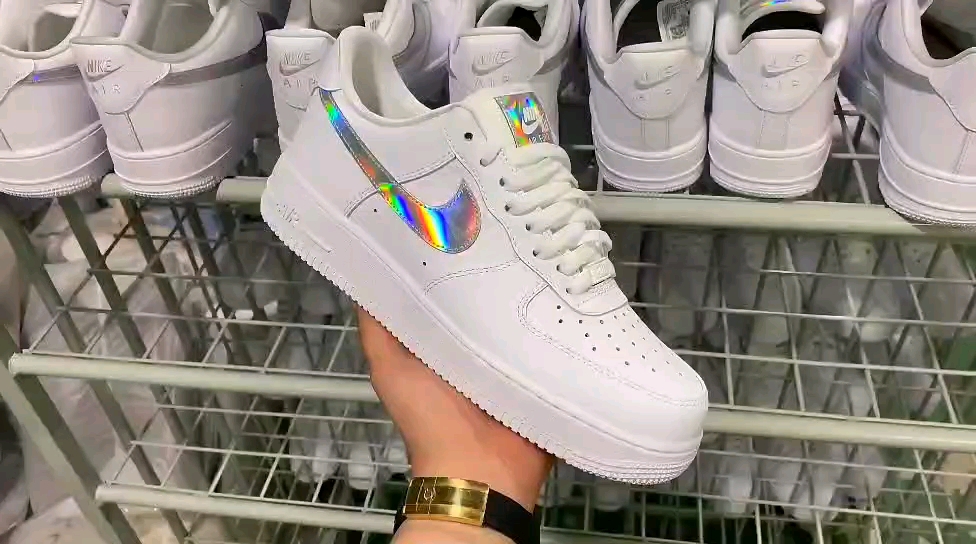 耐克镭射空军一号