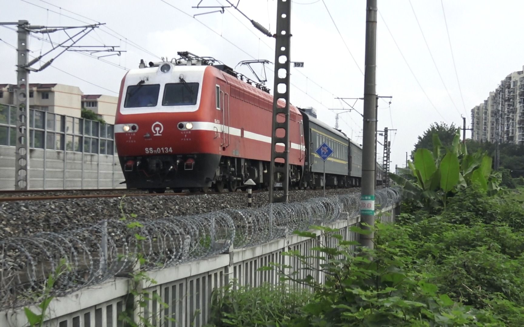 【成都西环线】兰局兰段ss7e0134牵引电力客车k451通过成都西环线5km