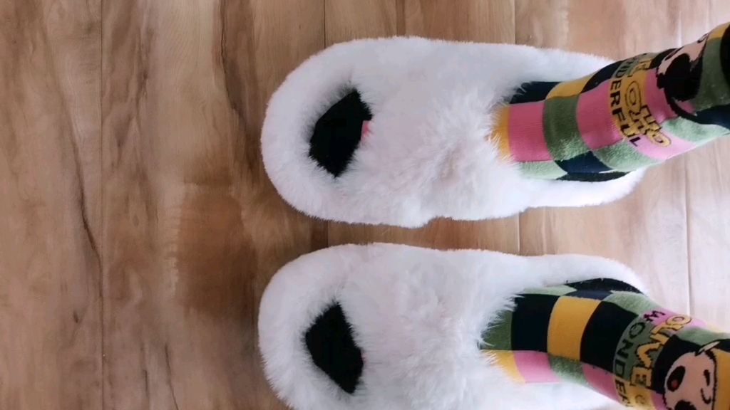 怕冷,穿了两双袜袜