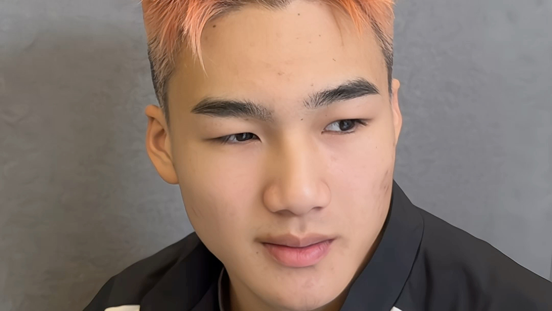 立体平板刺发型